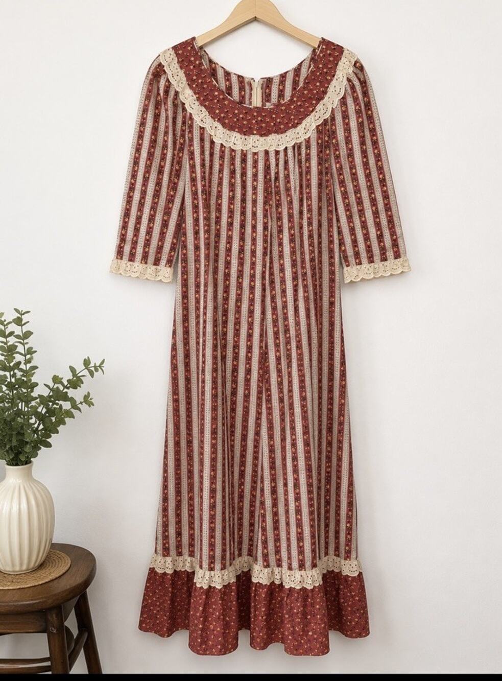 Vintage Mako Hawaii Lace Mauve Pink Cream Muumuu Dress Size Small Medium Peasant